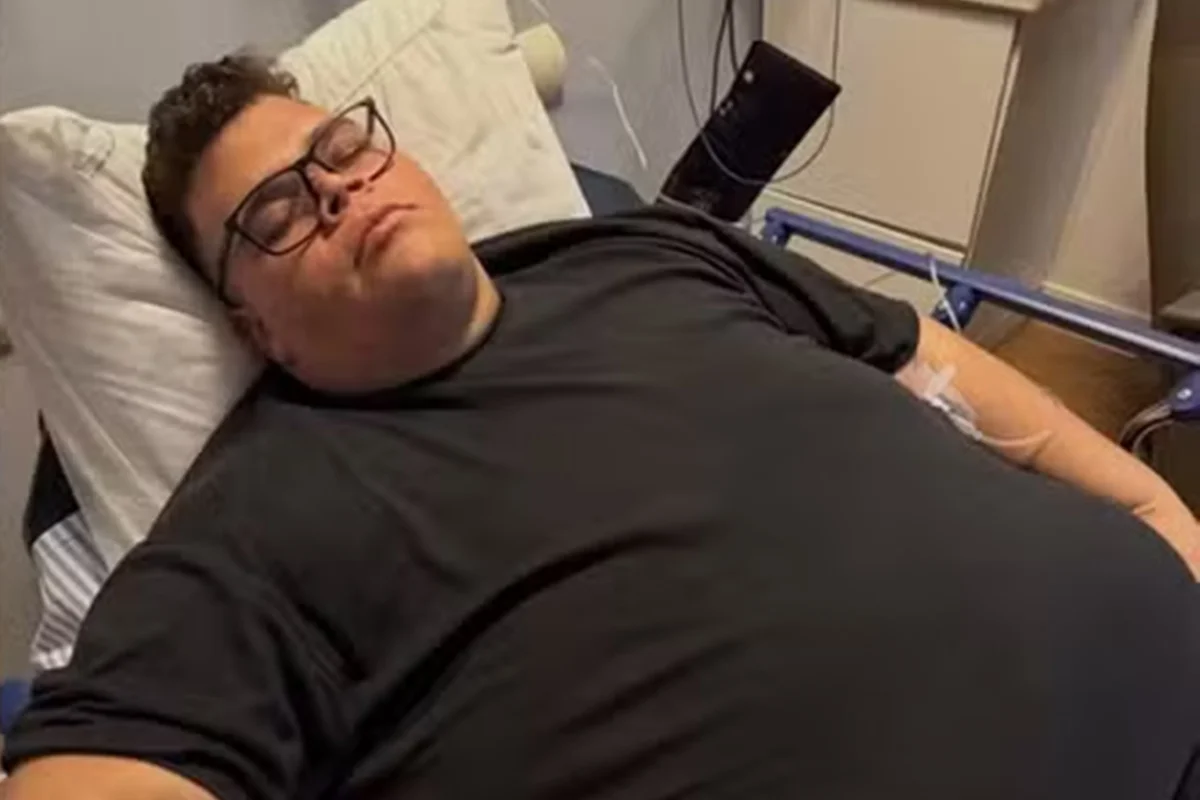 Gordão da XJ é hospitalizado às pressas após urinar sangue