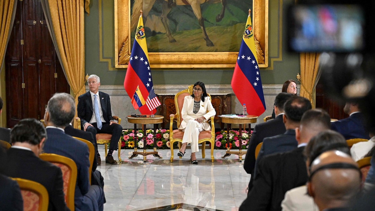 Venezuela acusa Uruguai de ‘ingerência inadmissível’ após críticas a governo interino