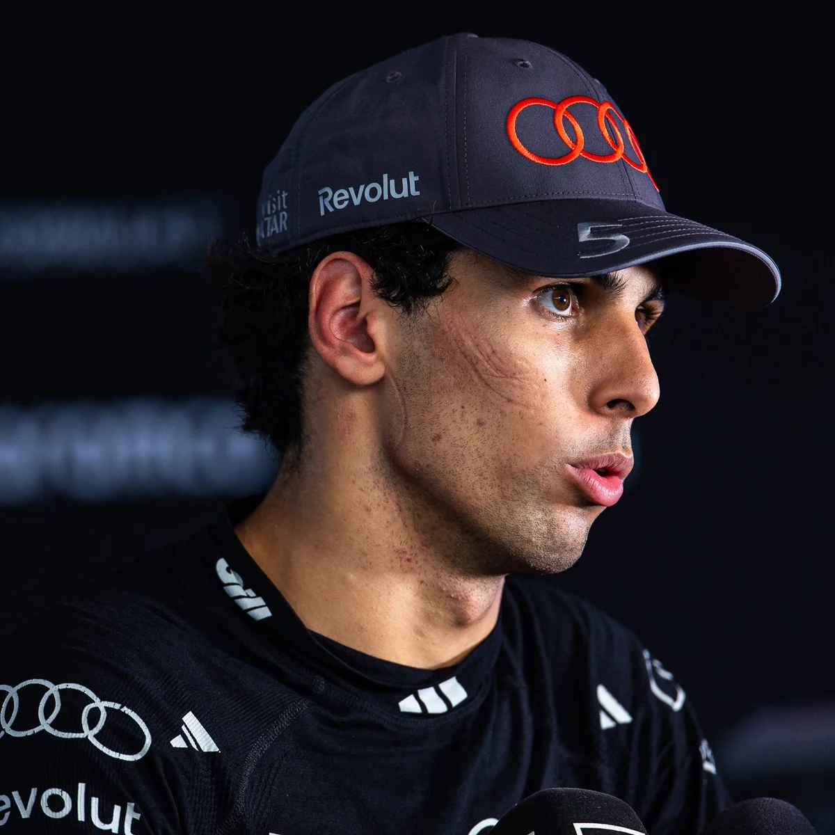 F1: Bortoleto é punido em 20 posições e larga no fim do grid em Austin
