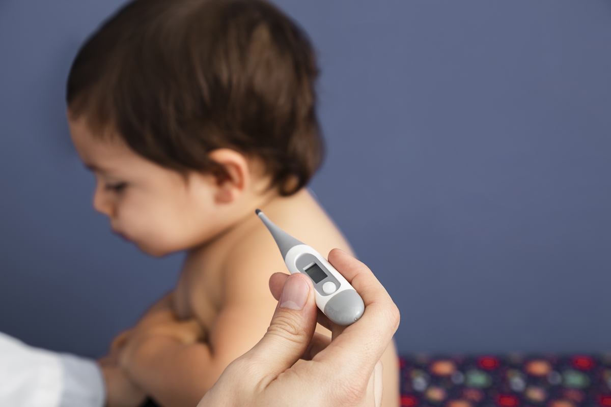Não consegue acalmar o choro do bebê? Médica ensina técnica com 5 passos