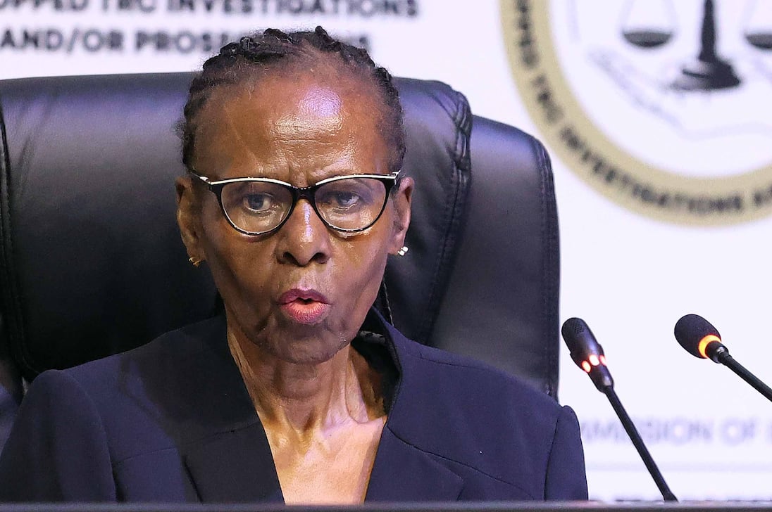 Ativista relata tortura por policiais do regime de apartheid no inquérito da CTR
