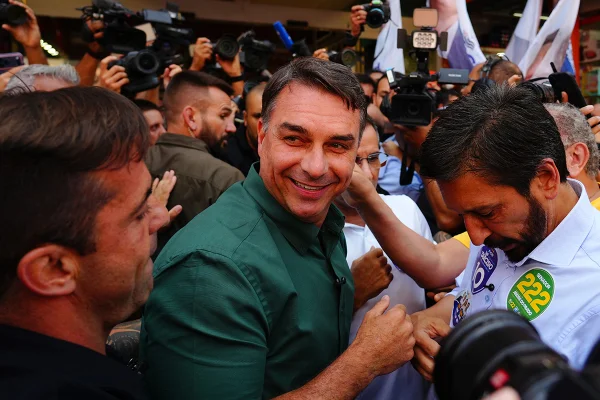 Lula e Flávio disputam Minas voto a voto na antevéspera da eleição - destaque galeria