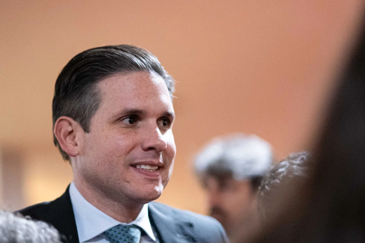Motta articula blocão para encurralar PL na disputa pelo comando da Câmara
