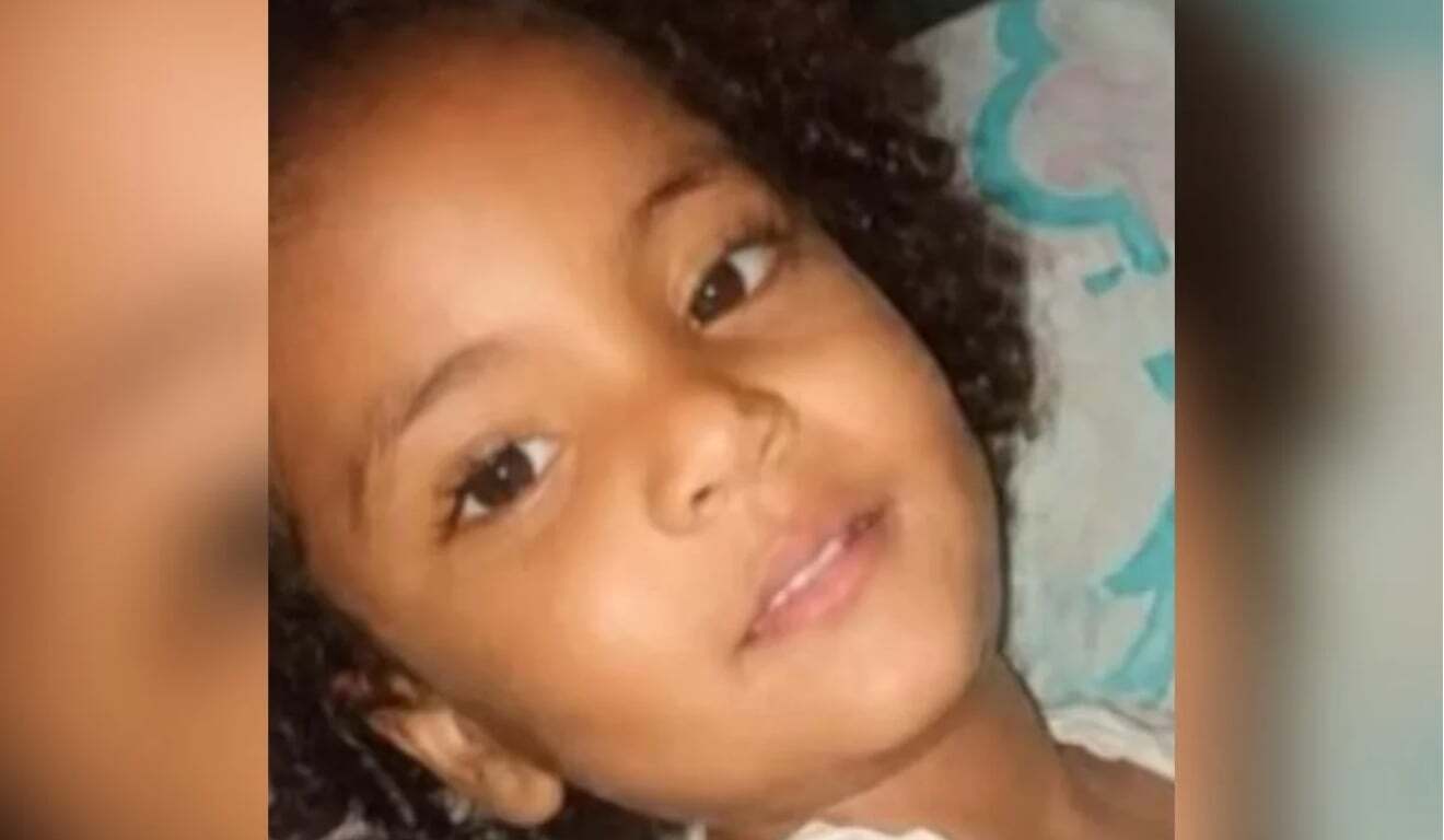Afogamento foi a causa da morte de menina achada em piscina de vizinho no RJ, aponta laudo