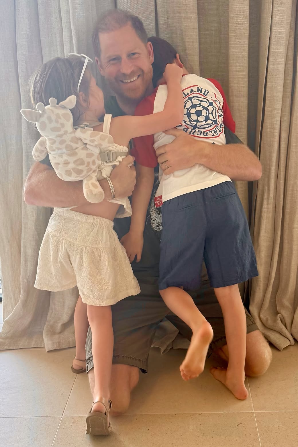 Meghan Markle planeja "fugir" para hotel apenas com os filhos, revela site