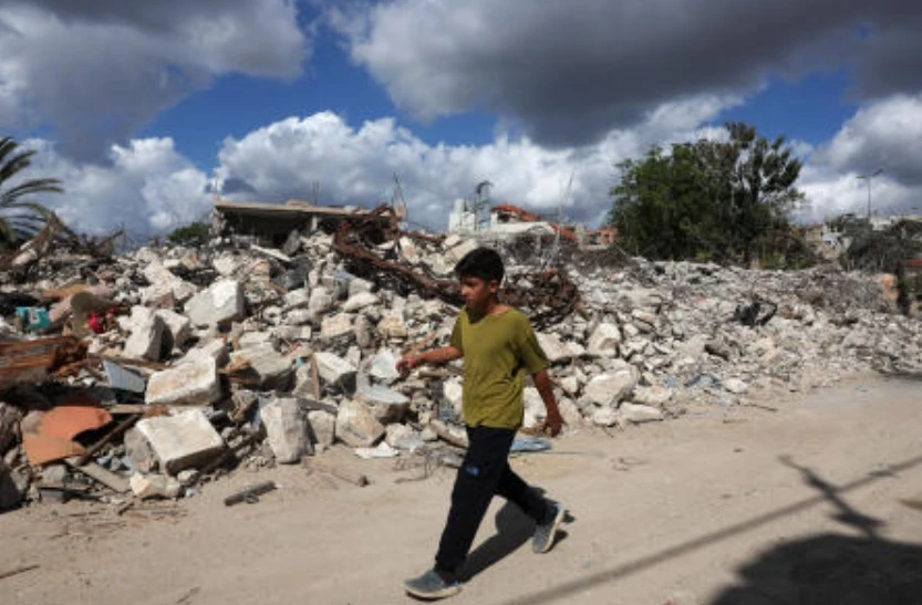 Drones, explosões e soldados em escavadeiras: cercados por israelenses na 'cidade modelo' do Líbano