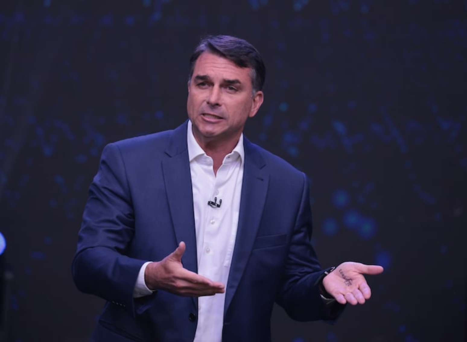 A campanha do senador Fl&aacute;vio Bolsonaro (PL) entrou com novo recurso contra a campanha petista no TSE