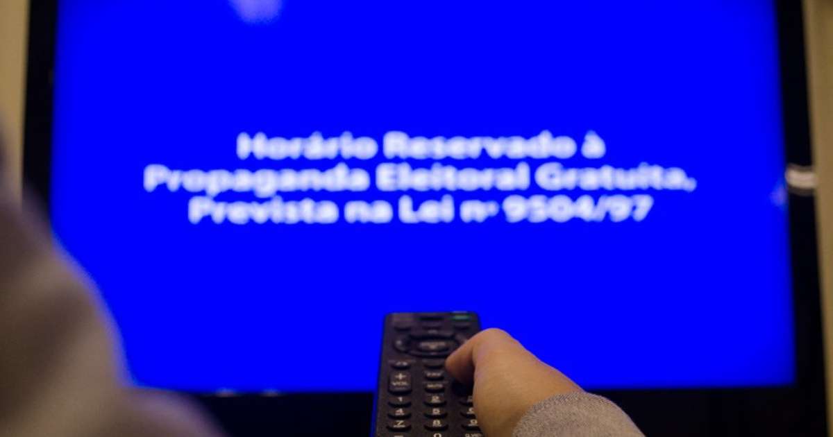 Horário eleitoral deve acabar? Especialistas explicam por que a TV e rádio ainda importam