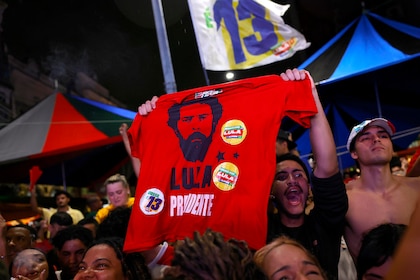 Lula vence as eleições presidenciais após uma remontada inédita contra Flávio Bolsonaro