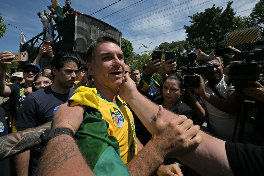 Flávio orienta auxiliares a evitar declarações sobre propostas até domingo após embate com Lula sobre Bolsa Família