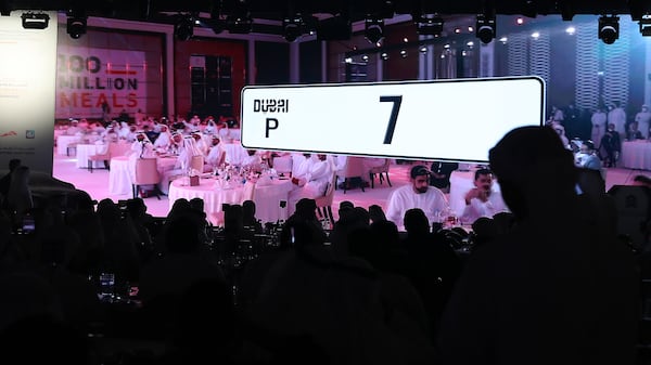 Aumentando as vendas: plataforma de Dubai abre marketplace seguro para negociação de placas de carro com valor superior a milhões de dirhams