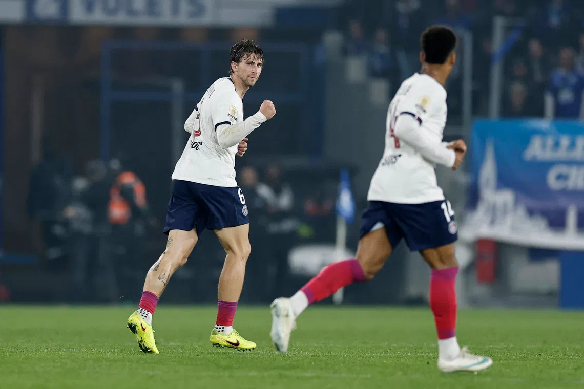 Dembélé se redime após falha na cobrança de pênalti na vitória do PSG contra o Estrasburgo