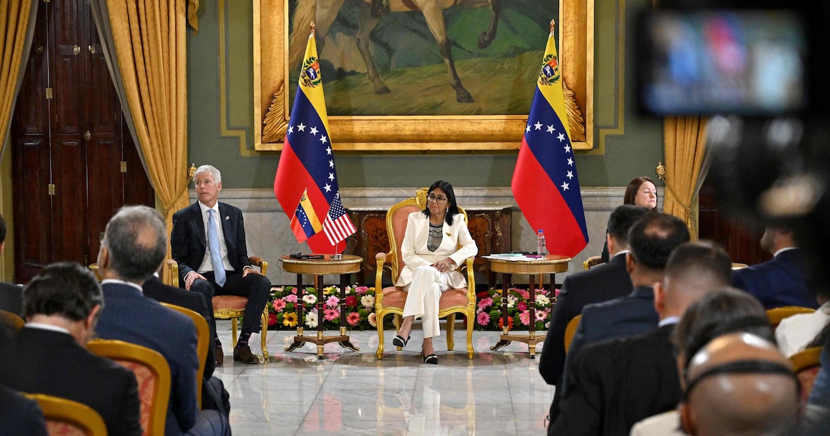 Venezuela acusa Uruguai de ‘ingerência inadmissível’ após críticas a governo interino