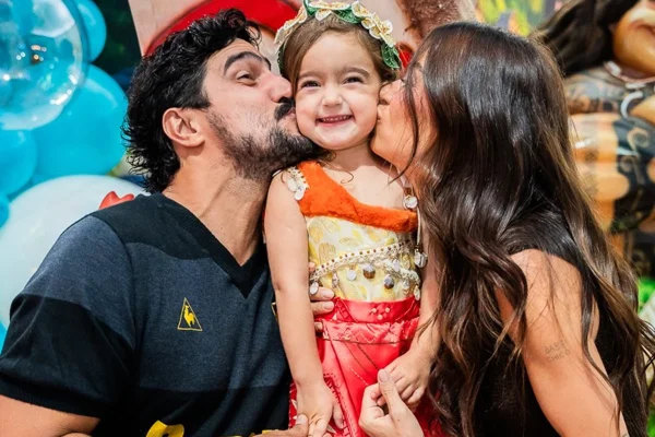 Thaila Ayala celebra 7 anos de casamento com Renato Góes: “Sim certeiro”