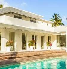 Área externa da antiga mansão de Shakira e Gerard Piqué Foto: Famosos e Celebridades