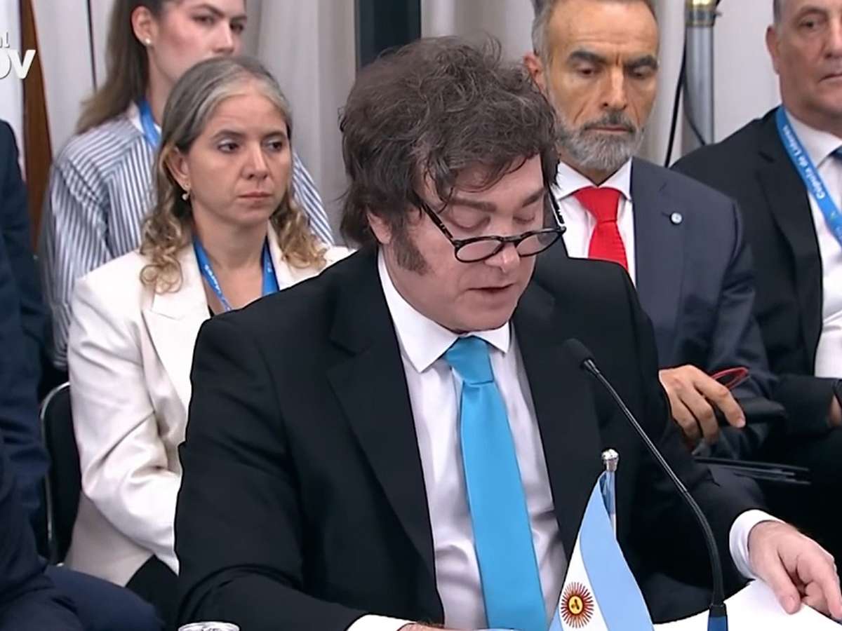 Milei afirma que está aberto a remarcar visita do papa Leão XIV à Argentina
