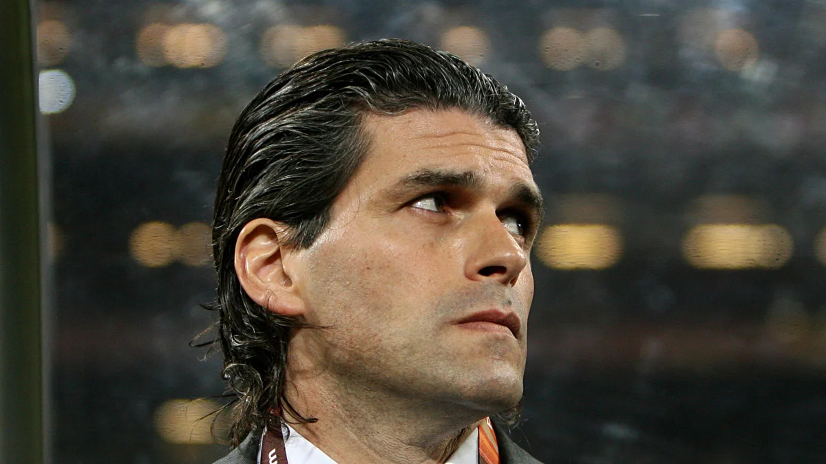 Ex-Flamengo vendia diploma falso de técnica a astros do futebol brasileiro