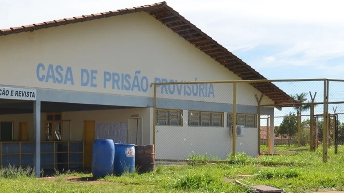 Covid: surto atinge mais de 100 detentos na Casa de Prisão Provisória em GO