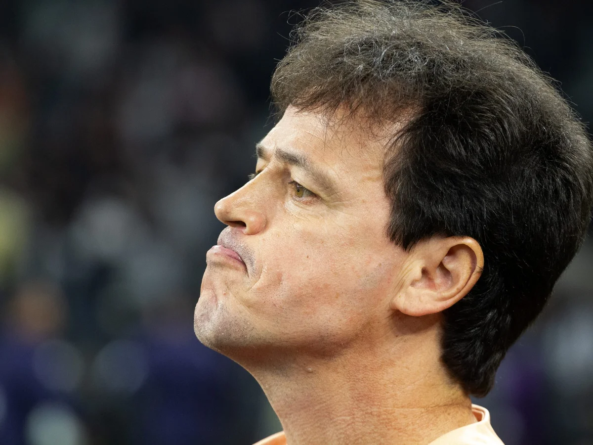 Fernando Diniz é o único treinador demitido duas vezes no Brasileirão 2026