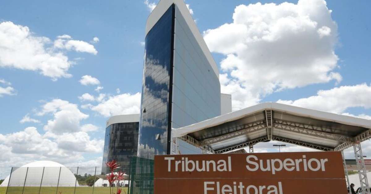 Ministro do TSE proíbe Meta de restringir conteúdo político e favorecer Flávio ou Lula