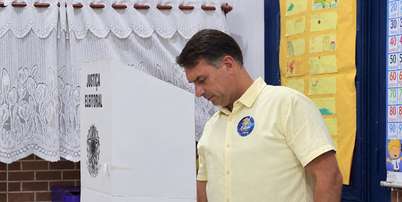 Fl&aacute;vio Bolsonaro (PL) vota no Rio de Janeiro neste domingo, 25 Foto: Divulga&ccedil;&atilde;o/Campanha Fl&aacute;vio Bolsonaro