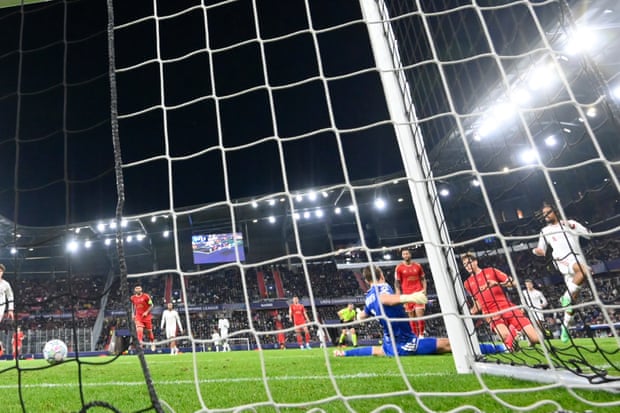 O hat-trick clínico de Bradley Barcola inspira o Liverpool a uma derrota por 6-3 contra o Lask