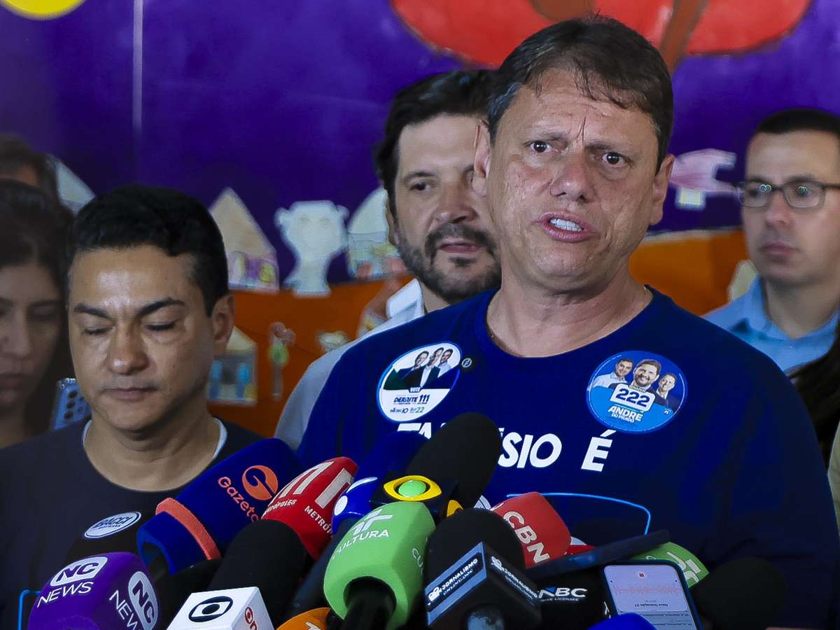 ‘Construímos um consenso num país onde falta consenso’, diz Tarcísio em 1º discurso após ser reeleito