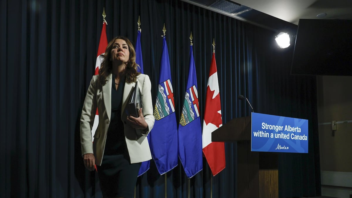 Danielle Smith ‘walking a political tightrope’ after Alberta referendum: expert